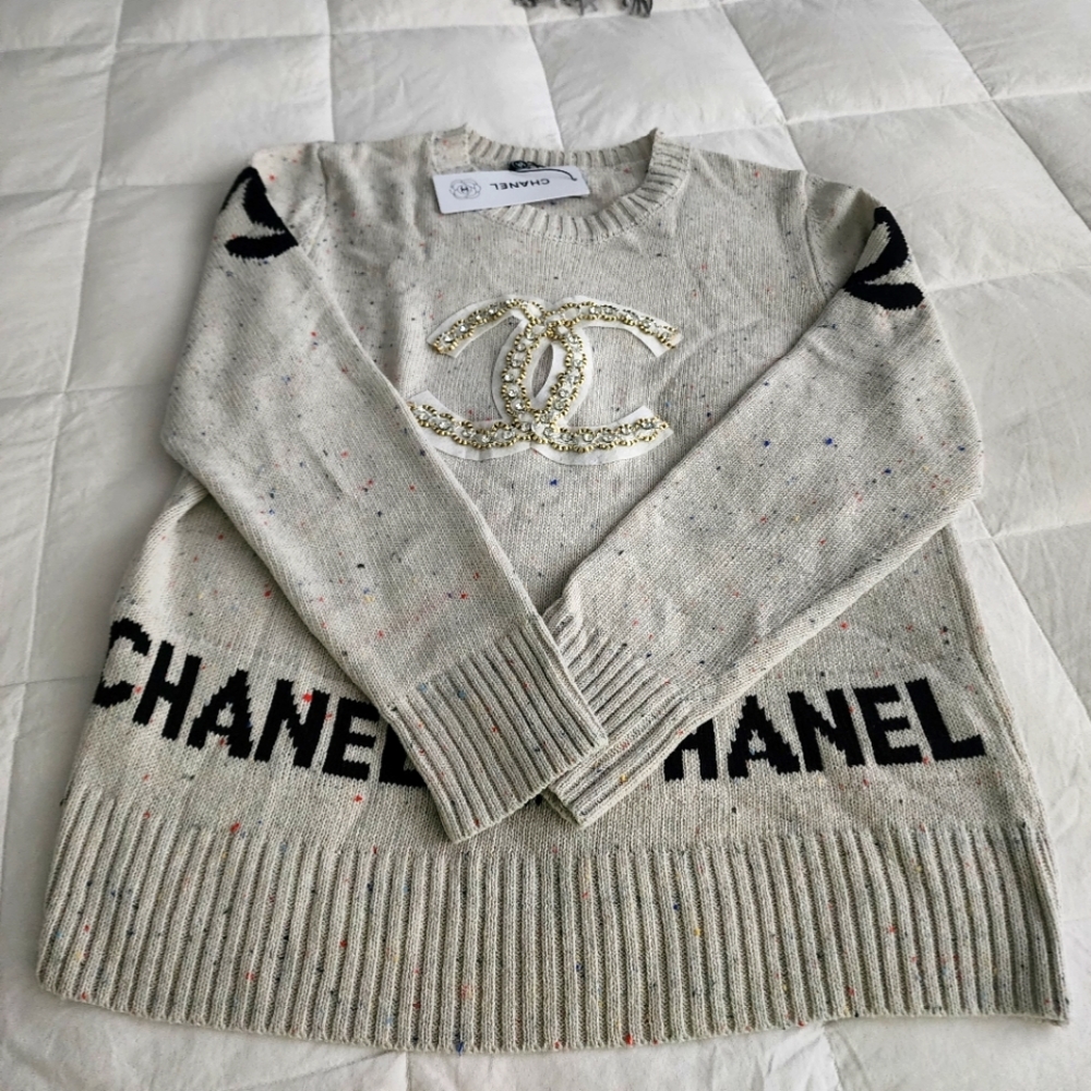 COPY - CC DELUXE knit with beautiful CC letters but not  chanel, so alike